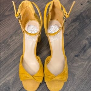 Vince Camuto Wesher Dble Twist  Suede Heels Size 7.5